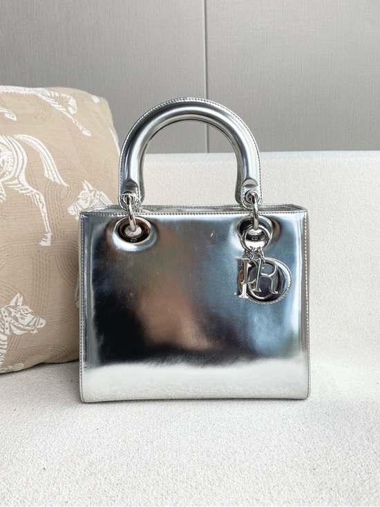 Dior | Lady Dior Five‑Row Silver Patent Top Handle | Excellent Condition - Picture 2 of 9